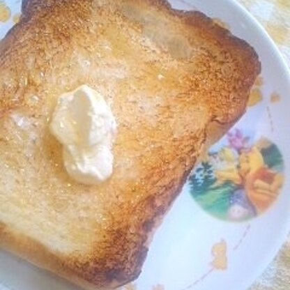 サクッふわっ♪なトースト、やめられませんね～(*^。^*)
ハチミツとバターで美味しくいただきました＾＾♪
ごちそうさまでした＾＾